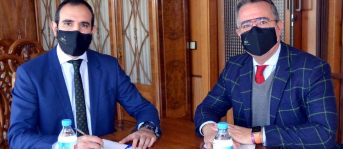 El Consejo de Colegios de Farmacuticos de CLM y SEFAC Castilla-La Mancha firman un convenio de colaboracin para formar a los profesionales comunitarios en cesacin tabquica